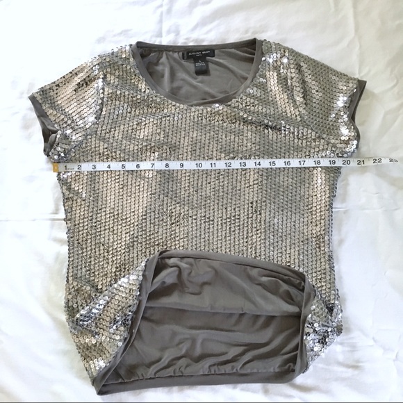 August Silk · Silver Sequin Short Sleeve Top Sz L - Picture 7 of 8